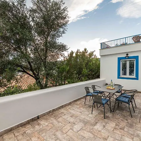 In - Nuoro カーラゴノネ